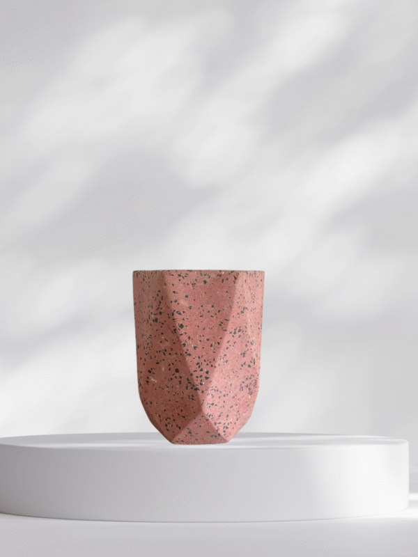 Maceta vaso geométrico de terrazo rosado + planta | 28 cm - Imagen 2