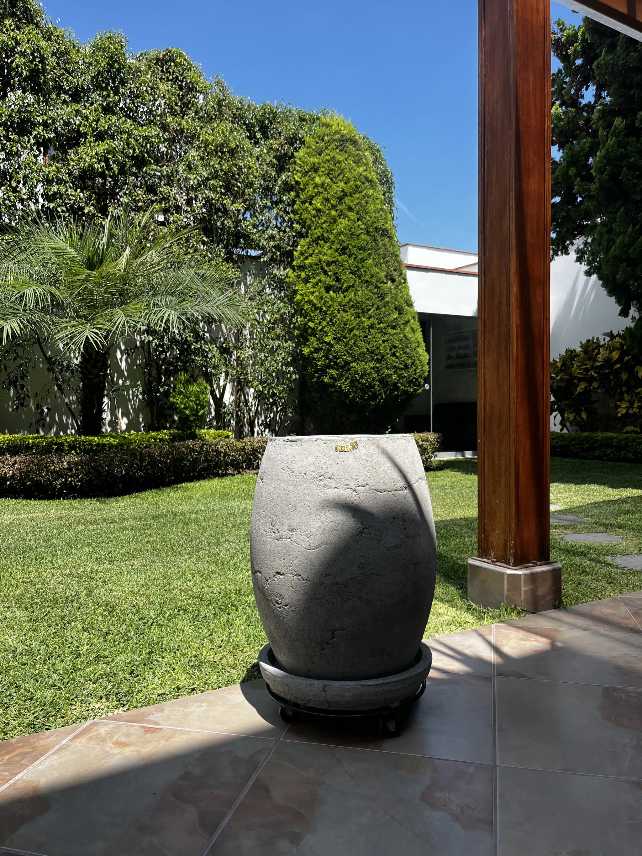 Maceta de concreto Atlanta + Planta Ficus lyrata | 1.20 m. - Imagen 4