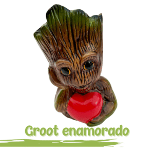 MACETERO GROOT Enamorado | 17 cm